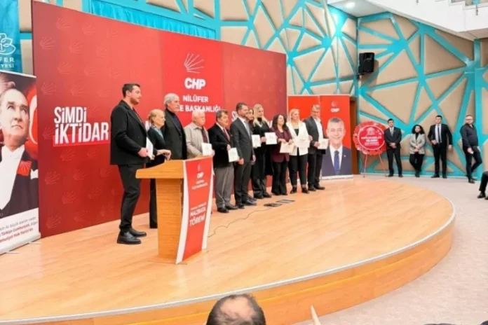 1878470 chp nilufer de mahalle temsilcileri mazbatalarini aldi 6960e3deec881.jpeg