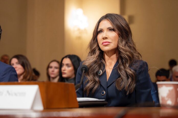 abd İç güvenlik bakanı noem: suç işleyen venezuelalıları