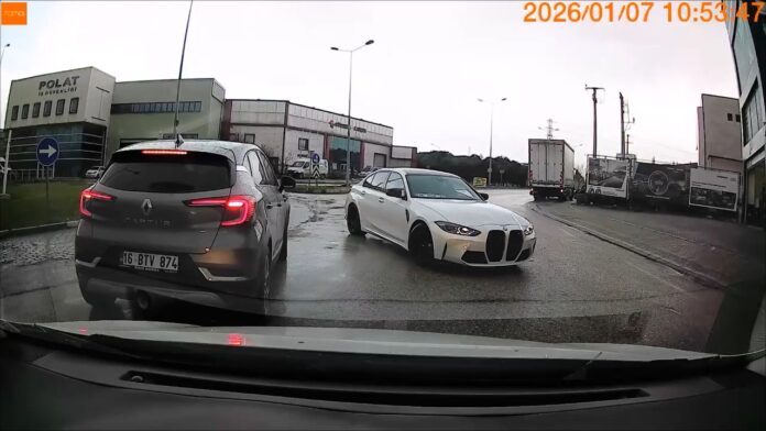 drift atmaya çalışan sürücünün trafiği tehlikeye attığ