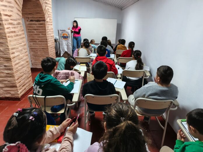 kadın ve Çocuk dayanışma merkezi’nde İngilizce derslerine yoğun İlgi (4)