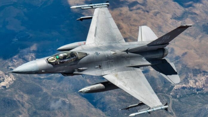 tayvan'da f 16 savaş uçağı eğitim uçuşunda düştü