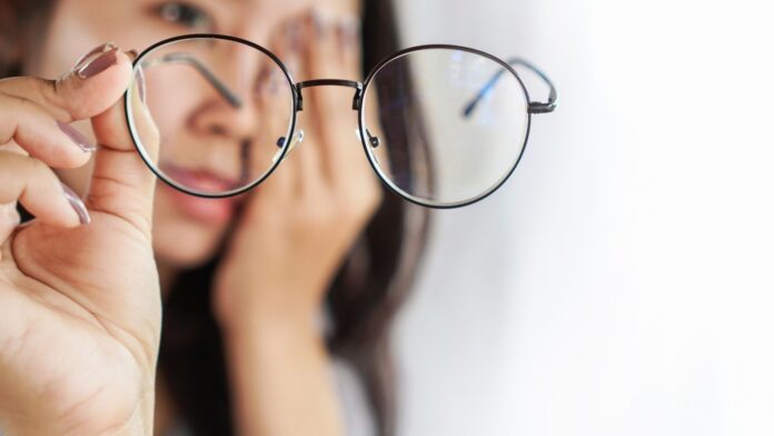 tek gozde bulanik gormenin nedenleri