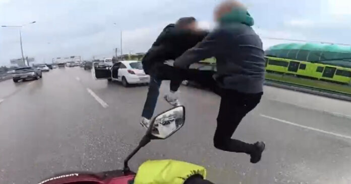 bursada suruculerin tekmeli yumruklu ka 1141311 338904 1769764559 270 x750