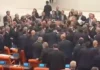 TBMM’de ’emekli tabutu’ gerginlik yarattı kavga 1