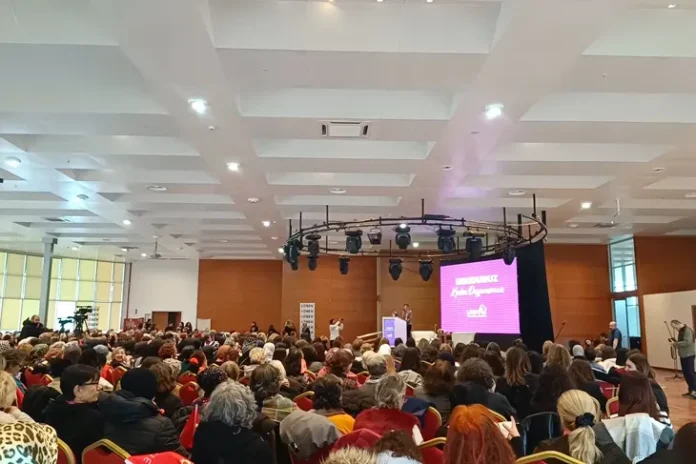losev in bursa da duzenledigi toplantida kadinin sagligi ve toplumdaki yeri konusuldu 1768393844 491 large