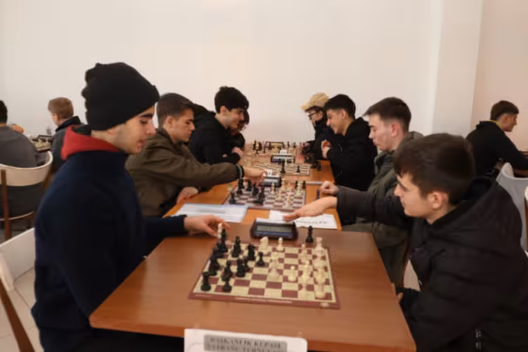 Spor festivalinde satranç müsabakaları nefes kesti