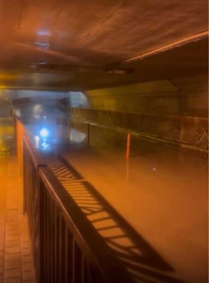 bursa'da sağanak hayatı olumsuz etkiledi; bazı alt geçitler