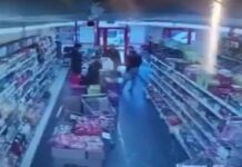 Jandarma personelinin, marketteki müşteriyi kalp masajıyla hayata bağladığı anlar kamerada