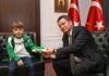 Bursalı DMD hastası Yağız Efe için Başkan Aydın’dan çağrı