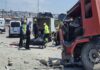 Bursa’da Feci kaza! TIR, emniyet şeridinde park halindeki araçlara çarptı