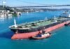 Rusya’da İDA saldırısına uğrayan tanker İstanbul Boğazı’ndan geçti; hasar havadan görüntülendi