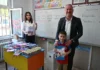 Bursa Karacabey Belediye Başkanı Karabatı öğrencilerin karne heyecanına ortak oldu