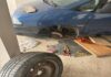 Bursa’da Krikonun kaymasıyla 1,5 tonluk otomobilin altında kalıp, ağır yaralandı
