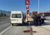 Minibüsün çarptığı motosikletteki 2 kişi yaralandı