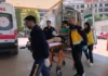 Bursa’da Kazada yaralanan sürücü, sedyede güneş gözlüğüyle hastaneye gitti