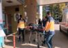 Ampul değiştirmek için çıktığı merdivenden düşüp yaralandı