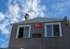 Kaçak Evinin Yıkımına Engel Olmak İçin Benzin Bidonuyla Çatıya Çıktı